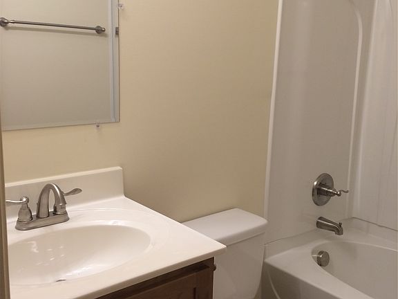 5th image of 4106 Queen Beth Dr