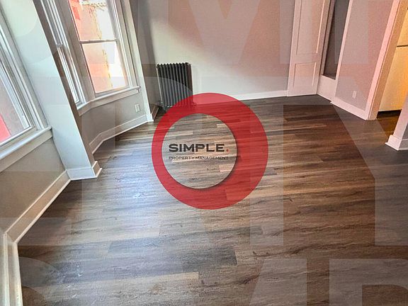 4th image of 904 Penn St #3