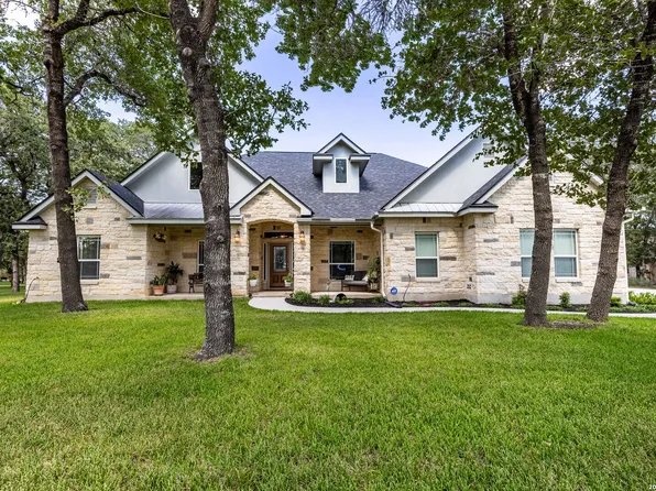 128 CHUCKWAGON DR, La Vernia, TX 78121