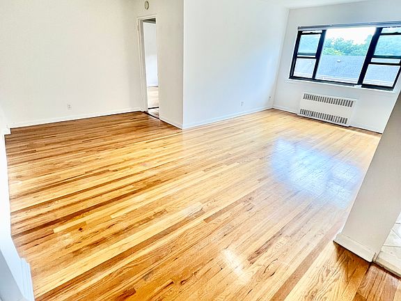 4th image of 3608 Bell Blvd APT 2C