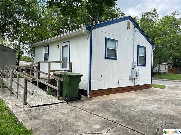 4th image of 305 S Indianola St
