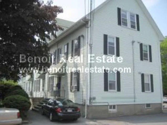 2 bed, $2,300 — Photo 1