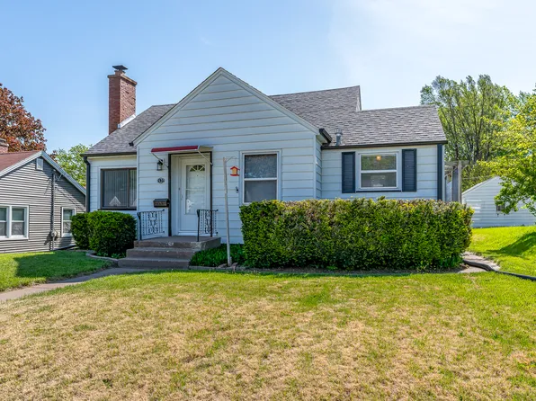 2639 N Howell St, Davenport, IA 52804