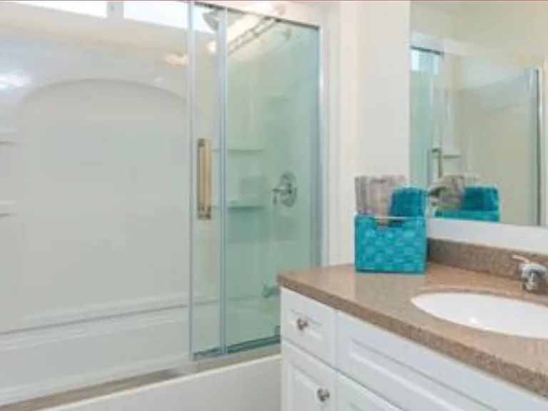6273 Hobart St — Photo 3