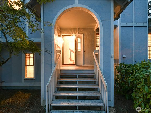 3rd image of 12401 NE 22nd Street