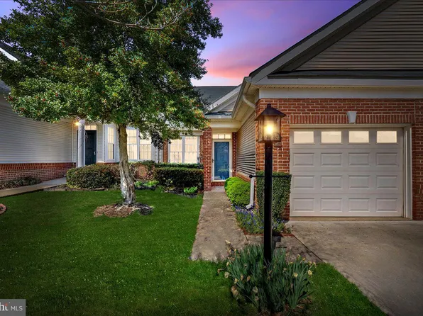 6904 Walnut Hill Dr, Gainesville, VA 20155