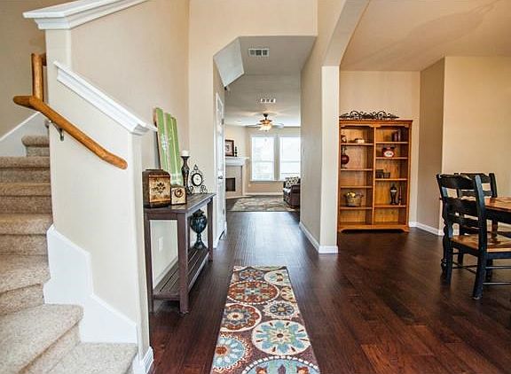 Fresh paint, carpet and hardwood floors