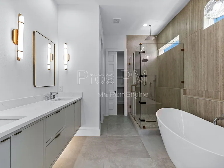 410 Avenue L #B — Photo 29