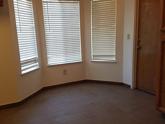 5th image of 1055 Oakdale Ln