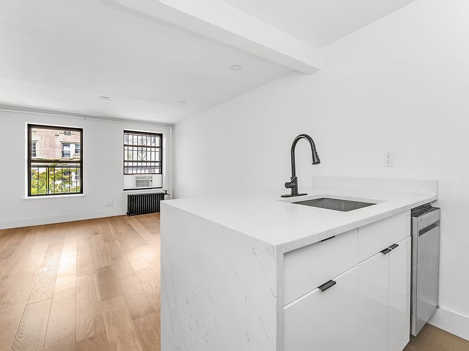 1st image of 109 1st Ave #4T