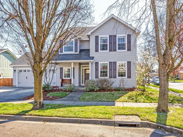 649 Griffin Oaks Dr, Central Pt, OR 97502