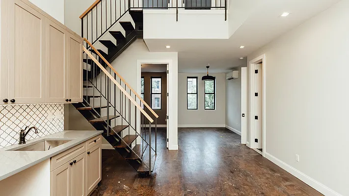 Rented by Nooklyn NYC LLC | media 28