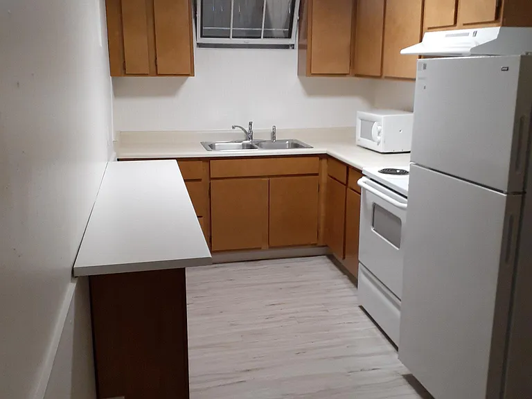 717 W Mulberry St #1/2 — Photo 9
