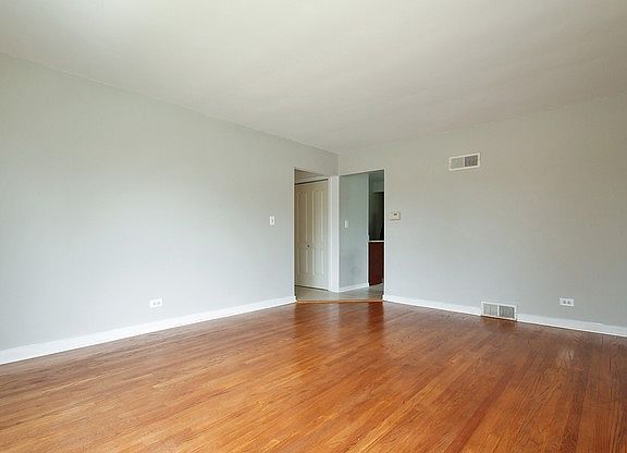 3rd image of 8951 Lavergne Ave APT 2B