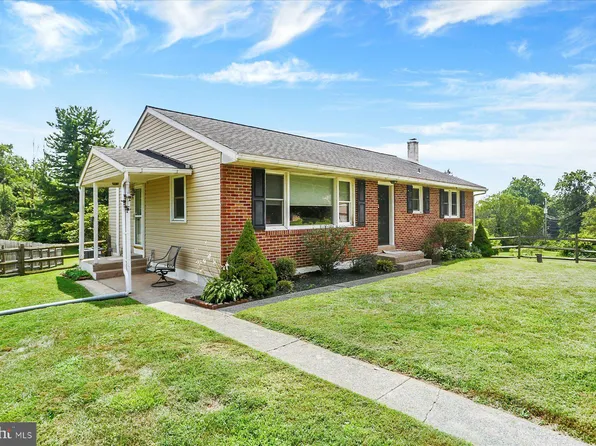 1580 Franklin Dr, Pottstown, PA 19465