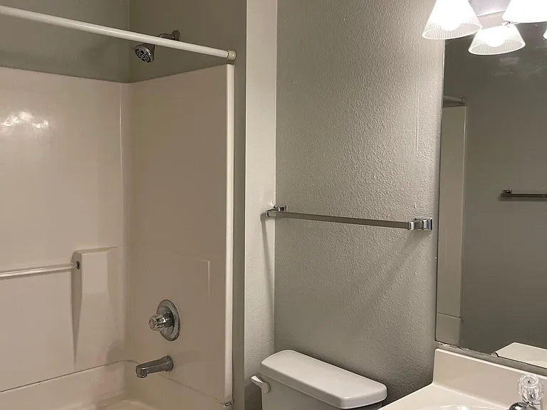 316 Ridgeland Ave #11 — Photo 8