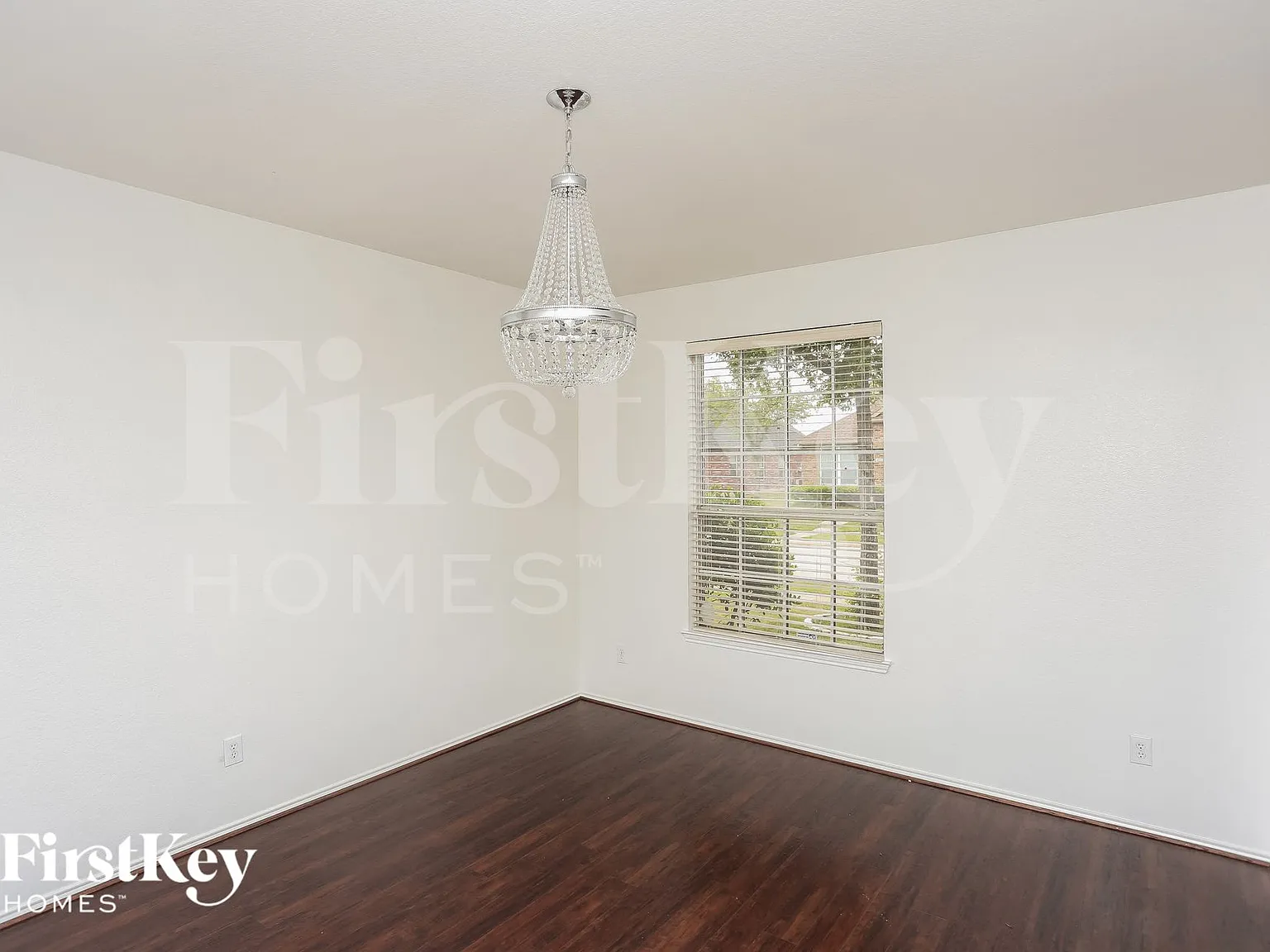 4 bed, 2.5 bath, 3033 sqft, $3,025 — Photo 3