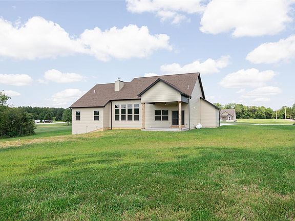 2nd image of 10 Deer Valley Ln