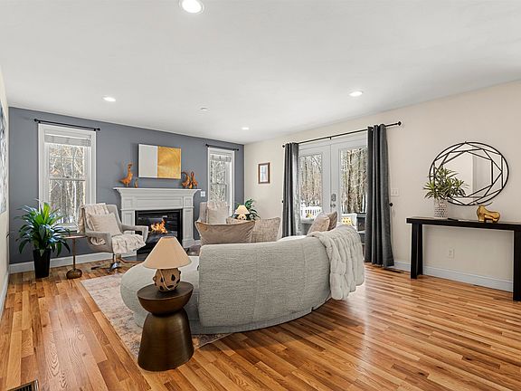 4th image of 5 Senter Farm Road