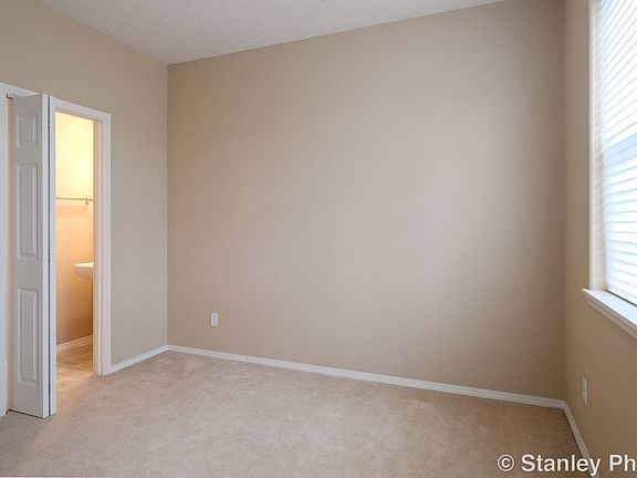 4th image of 5925 NE Alder St