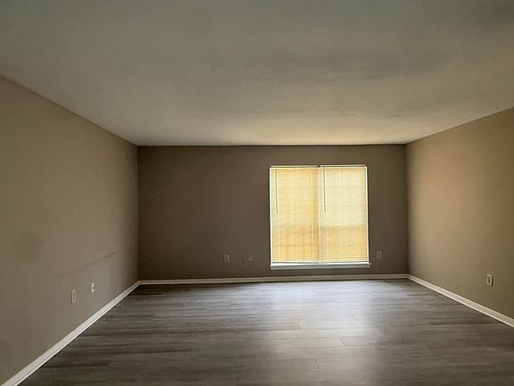 4th image of 900 Mountain Creek Rd APT 445