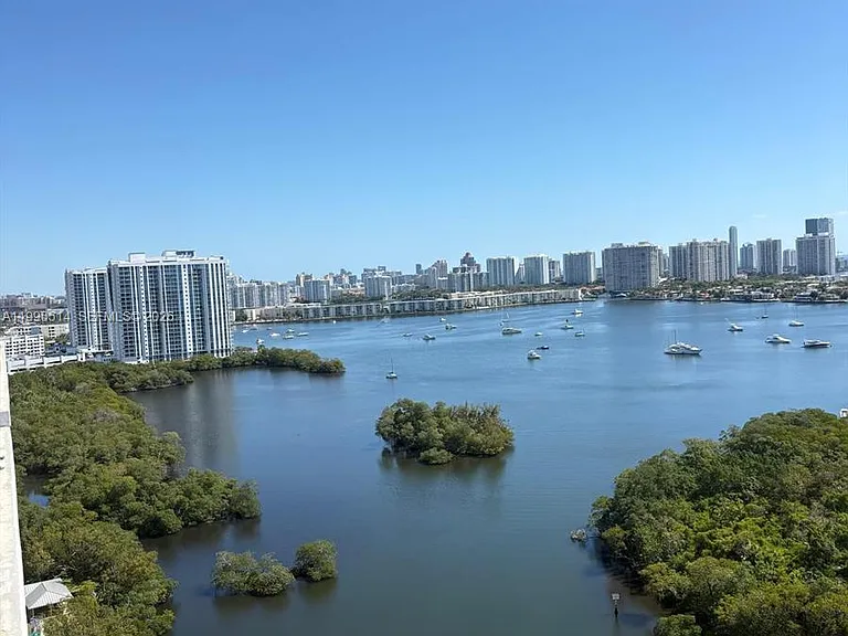 16385 Biscayne Blvd #2118 — Photo 26