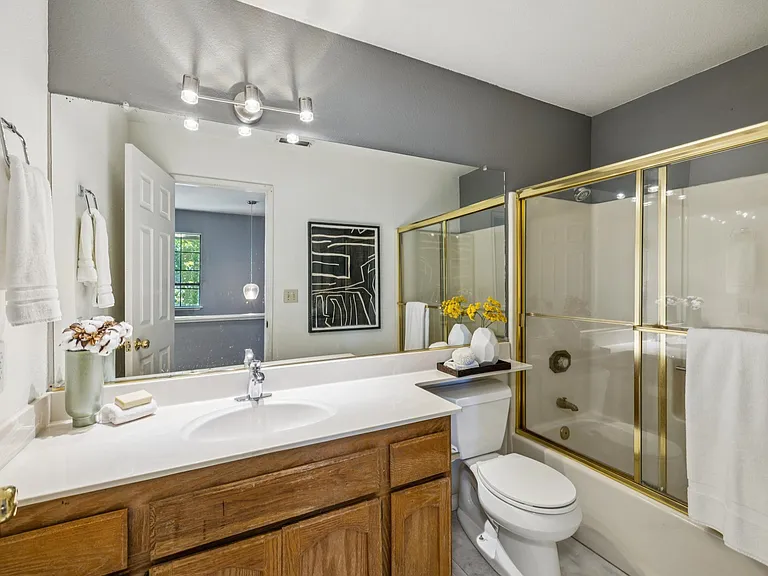 7300 Perera Cir — Photo 27