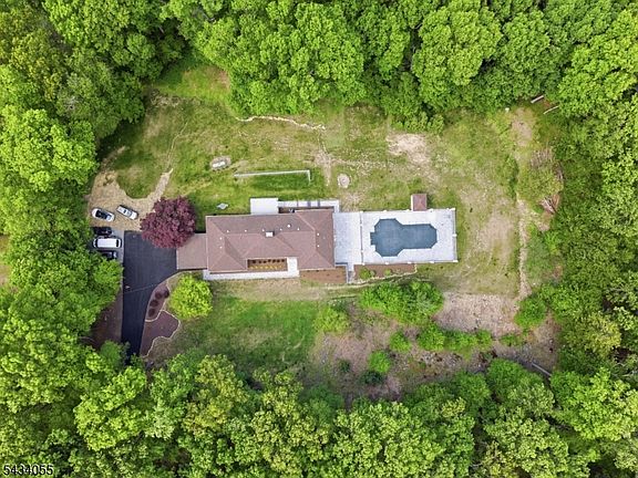 3rd image of 138B Black River Rd