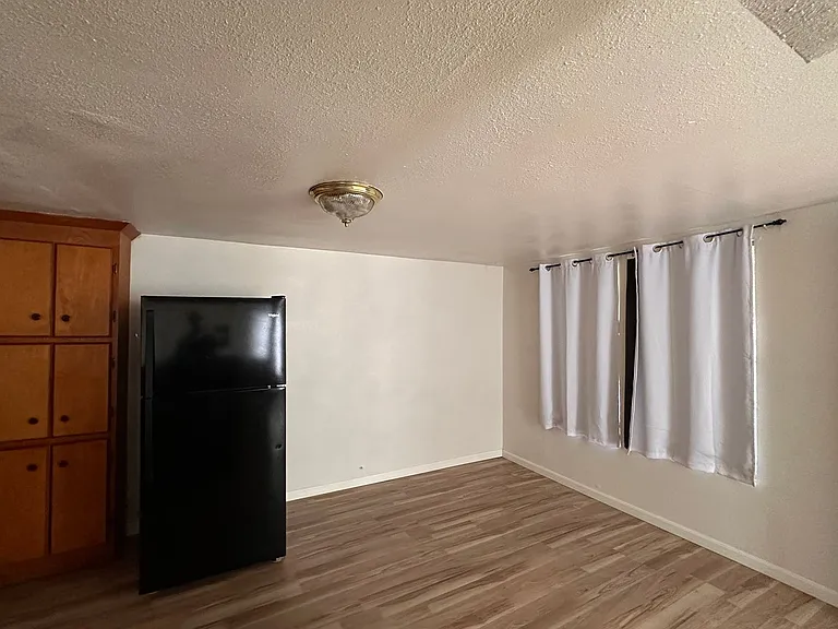 3613 Durham Ave — Photo 4