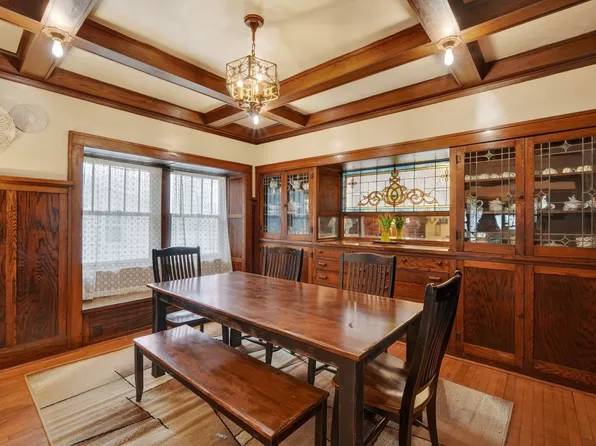 1518 E 9th St, Des Moines, IA 50316