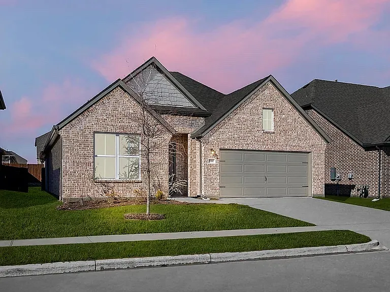4 bed, 2264 sqft, $2,800 — Photo 3