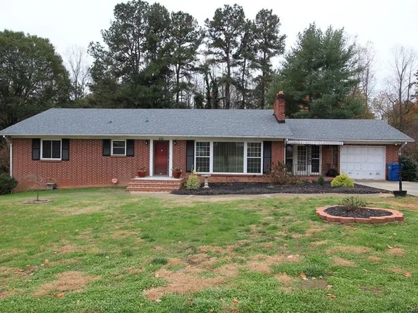 602 12th Ave NE, Hickory, NC