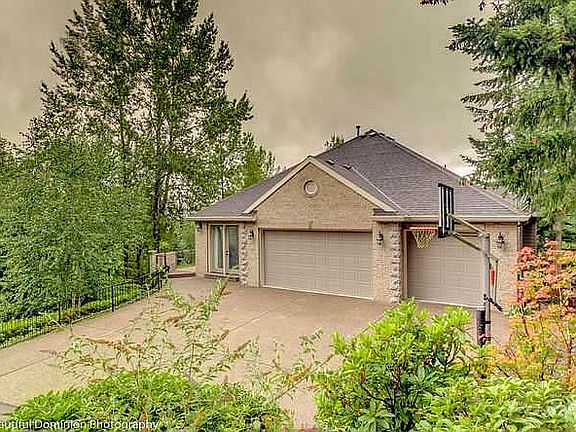 10585 SE Charlotte Dr Happy-small-003-10-10585 SE Charlotte Drive45-666x444-72dpi