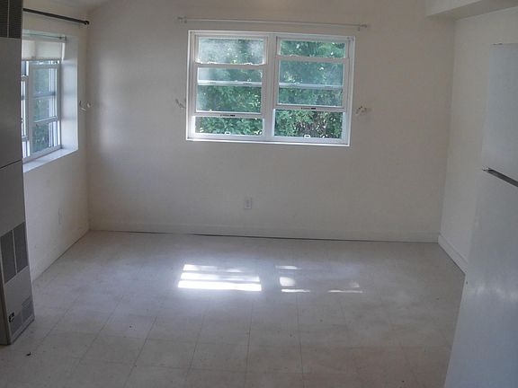 4th image of 16 Sullivan St #2