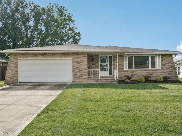 5830 Mural Dr, Seven Hills, OH 44131