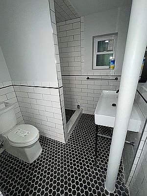 3rd image of 121 Van Cortlandt Ave W #1