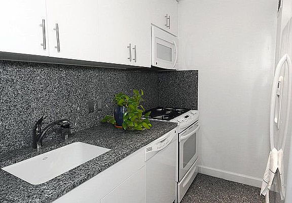 4th image of 1675 York Ave APT 18H