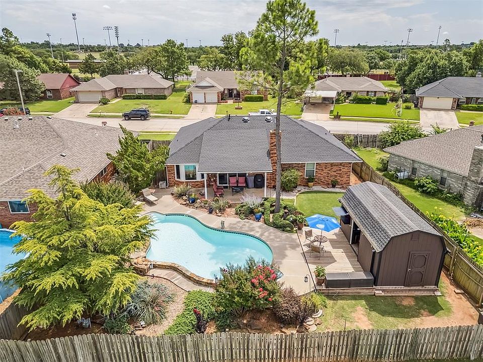 1st image of 1801 E Hills Dr
