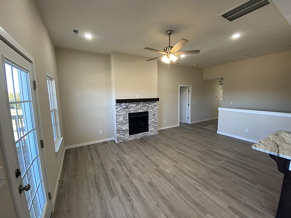 5th image of 411 E Becky Street