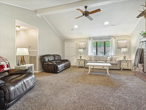 5th image of 94 Hickory Hollow Dr