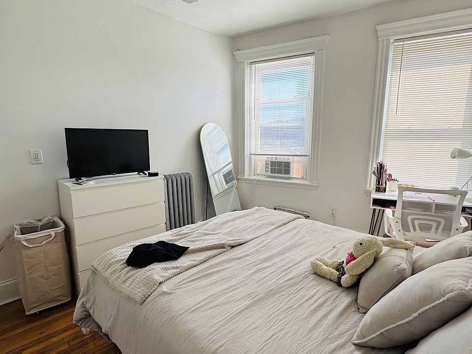 1st image of 151 Park Dr #26A