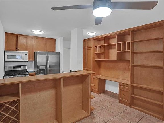 4th image of 505 NE 30th St APT 604