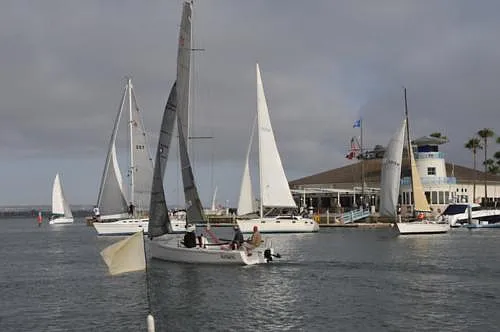 Sailing and power boating enthusiasts can join nearby Coronado Cays Yacht Club to participate in their activities, as well as use their dining & bar facilities for members.