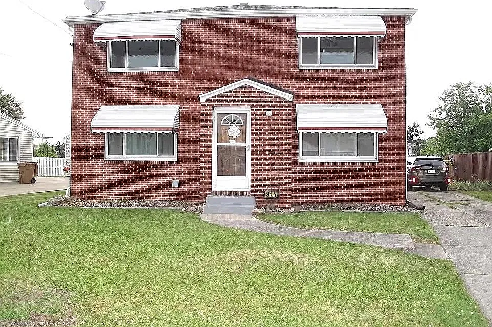 945 Dick Rd #1