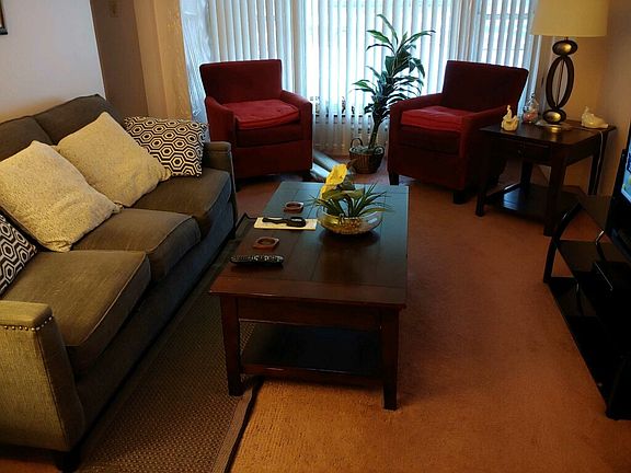 4th image of 10018 S South Park Ave