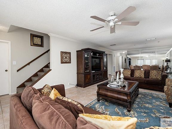3rd image of 30 Waterfront Dr