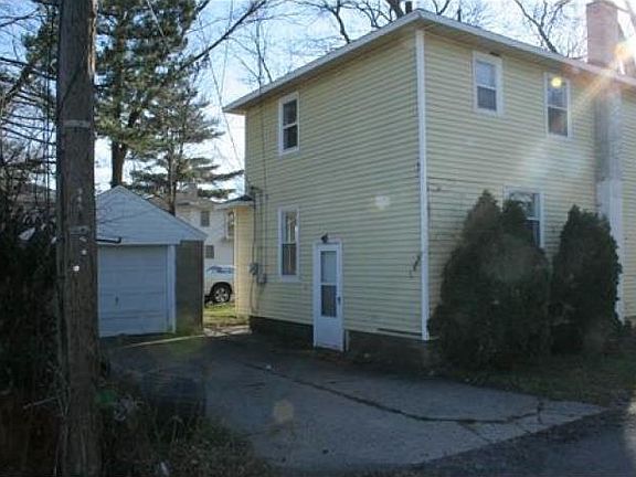 4th image of 2115 Vine St