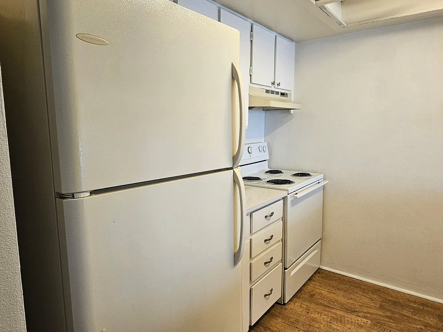 Roomy 1 Bedroom Condo on 2nd Floor with Covered Balcony — Photo 4