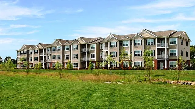 Deerfield Commons — Photo 7