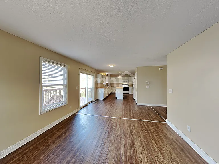 1739 Autumn Dr — Photo 8